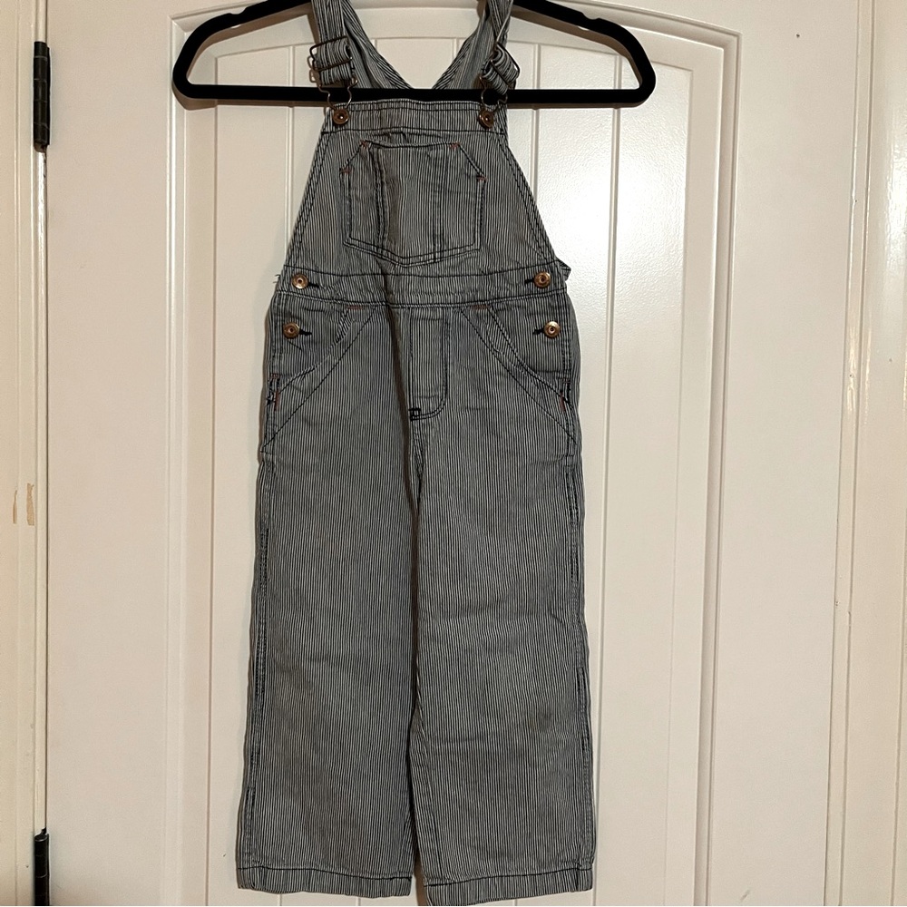 4/$20 Oshkosh overalls sz 4t
